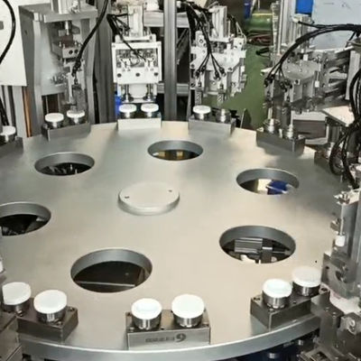 Un buen precio. Máquina de tornillo de tapa de 220V con una relación de calidad del 98% en línea