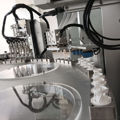 Un buen precio. Máquina de ensamblaje de tapa de desecante de alta velocidad con alta tasa calificada y salidas separadas para aplicaciones farmacéuticas y de atención médica en línea