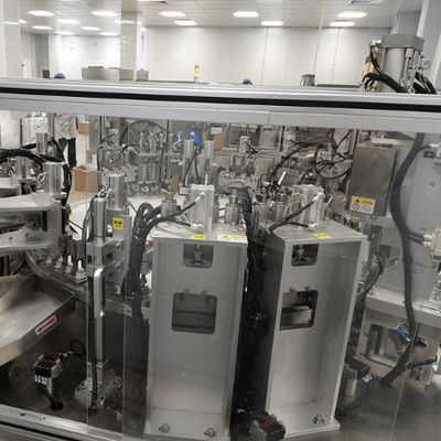 Un buen precio. High-Speed Euro Cap Assembly Machine with 3600-1400pcs/hr Production and 0.6-0.8MPa Air Pressure for Infusion Caps en línea
