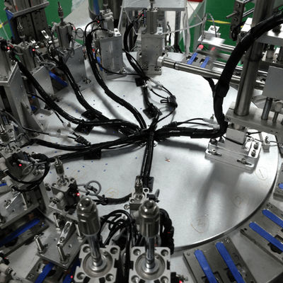Un buen precio. Máquina de ensamblaje de cuchillos quirúrgicos de alta eficiencia con una tasa de calificación del 99% y un mecanismo de servo para una producción de 1500-8500pcs/h en línea