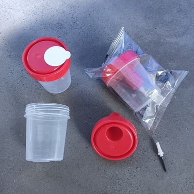 Máquina de ensamblaje automático de vasos de orina no estándar con interfaz de doble idioma y operación fácil de usar para una velocidad de producción personalizable