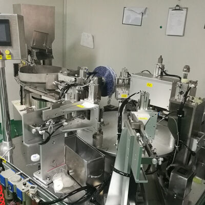 Un buen precio. Máquina ensambladora de artículos de primera necesidad con aplicación de etiquetas de doble cara y etiquetado de alta precisión a velocidad ajustable en línea